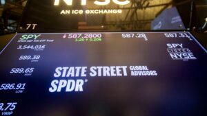 State Street teams up with Ray Dalio's Bridgewater on new 'All Weather' ETF