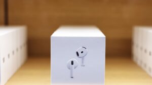 AAPL, TSLA, ABBV, DAL and more